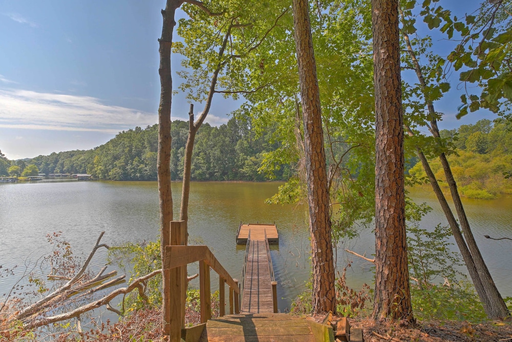 Clemson Vacations - Pet-friendly Toccoa Home w/ Deck  Lake Access! - Property Image 1