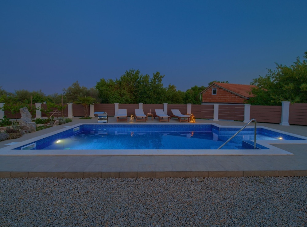 Tranquil Getaway Polje Villa With Pool