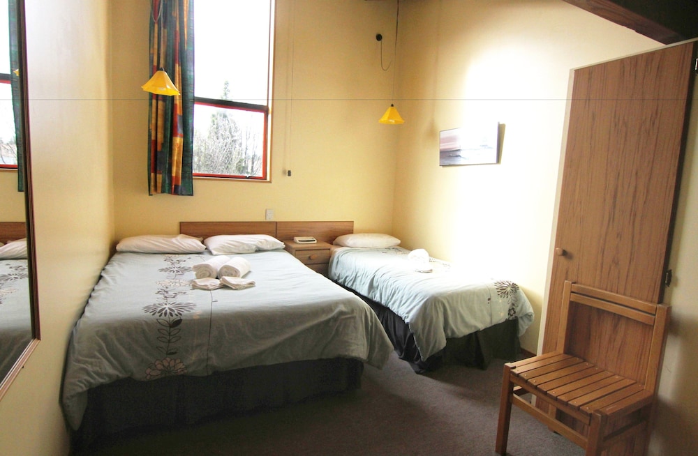 Larchwood Motel