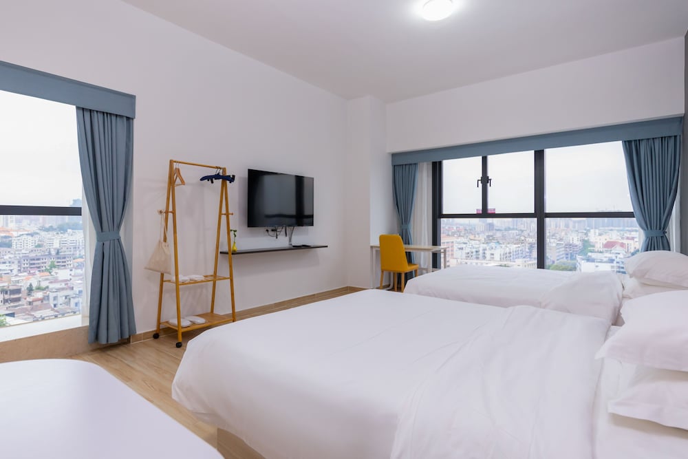 Zhongshan Vacations - The Passion Man Hotel - Property Image 9