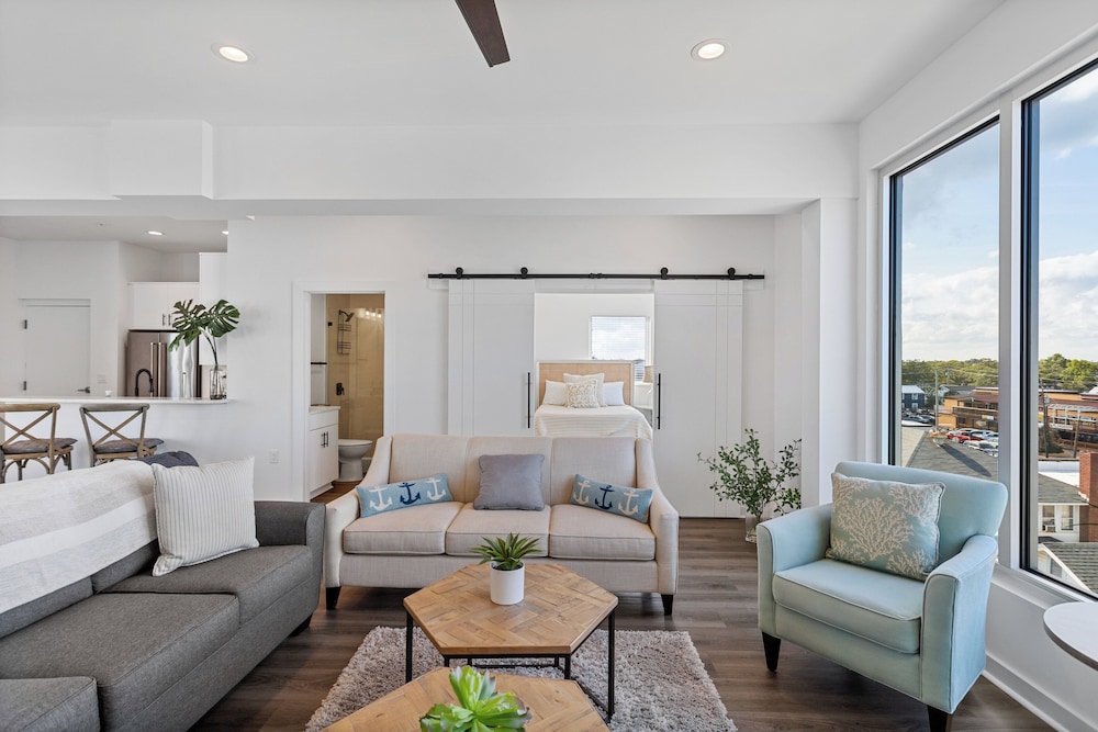 Boardwalk Pent House by Carolina Retreats