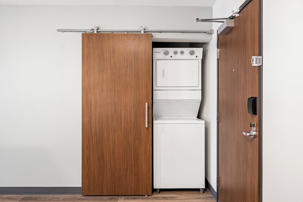 Everhome Suites Somerset - South Brunswick