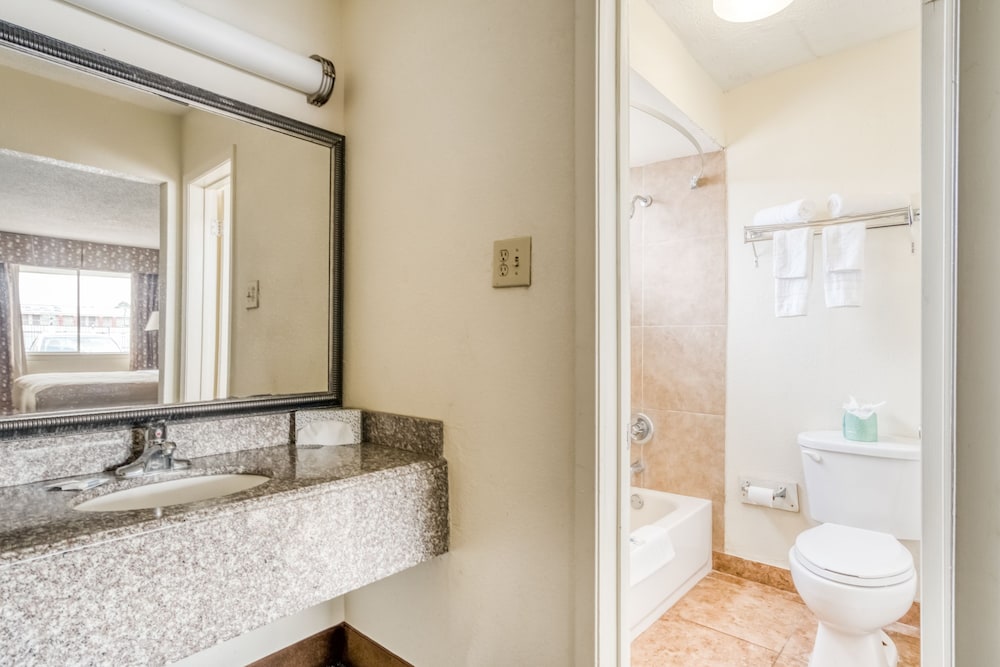OYO Hotel Alexandria LA - Hwy 165