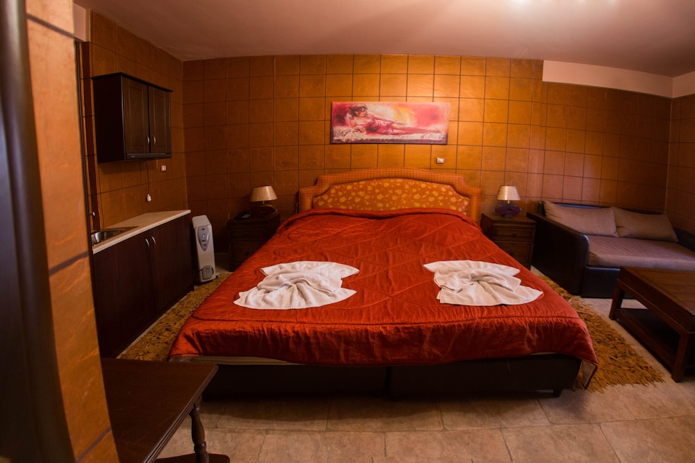 Silva Suites