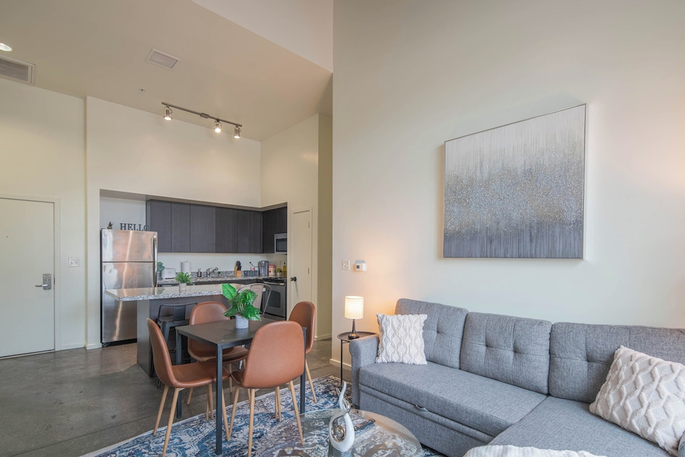 ROVE LIVING/KL - Roosevelt Point
