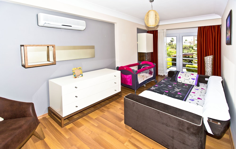 Paradise Town Villa Premium