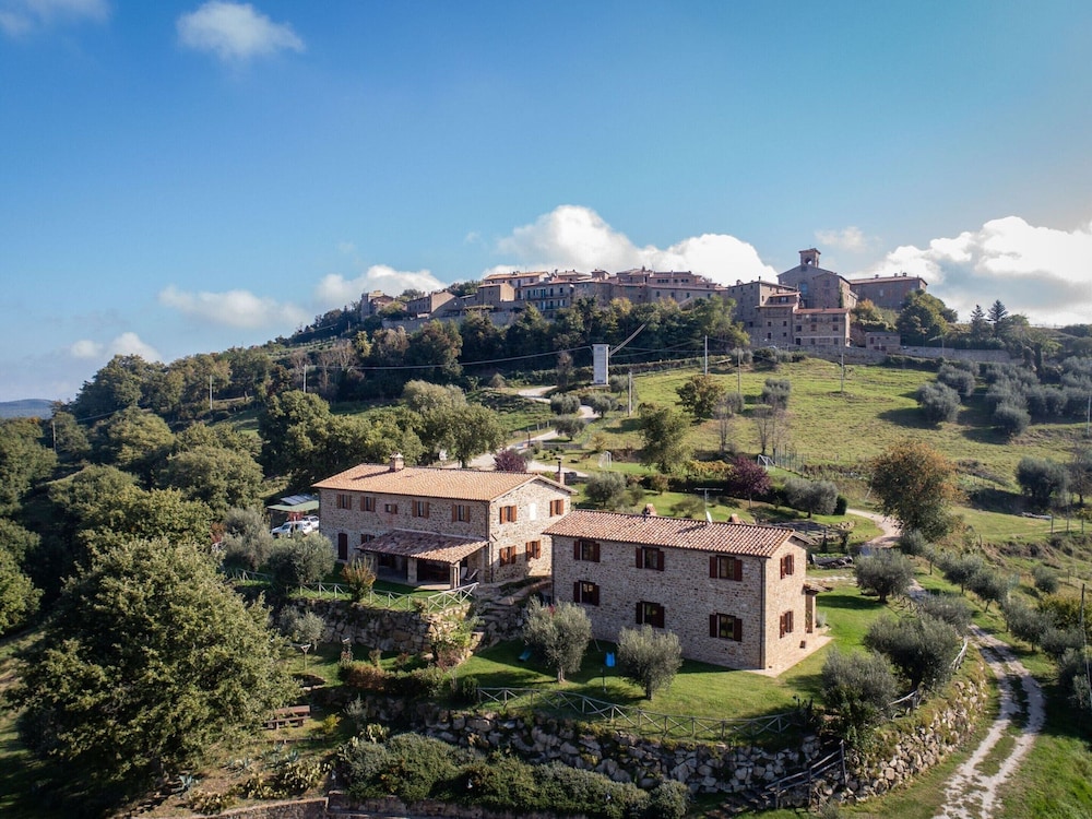 Villa in Umbria With Saltwater Pool