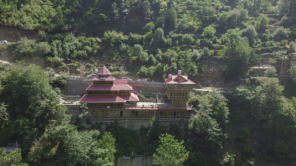 Tirthan Village Resort