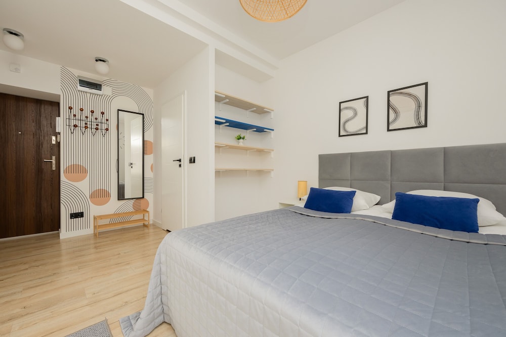 Chmielna Studio Warsaw Center by Renters view 2
