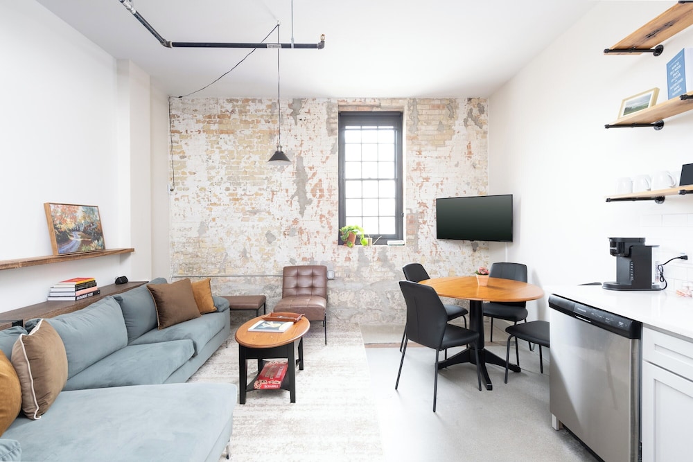 Brewery District Apartment Near Fiserv with Rooftop, Gym, and Parking