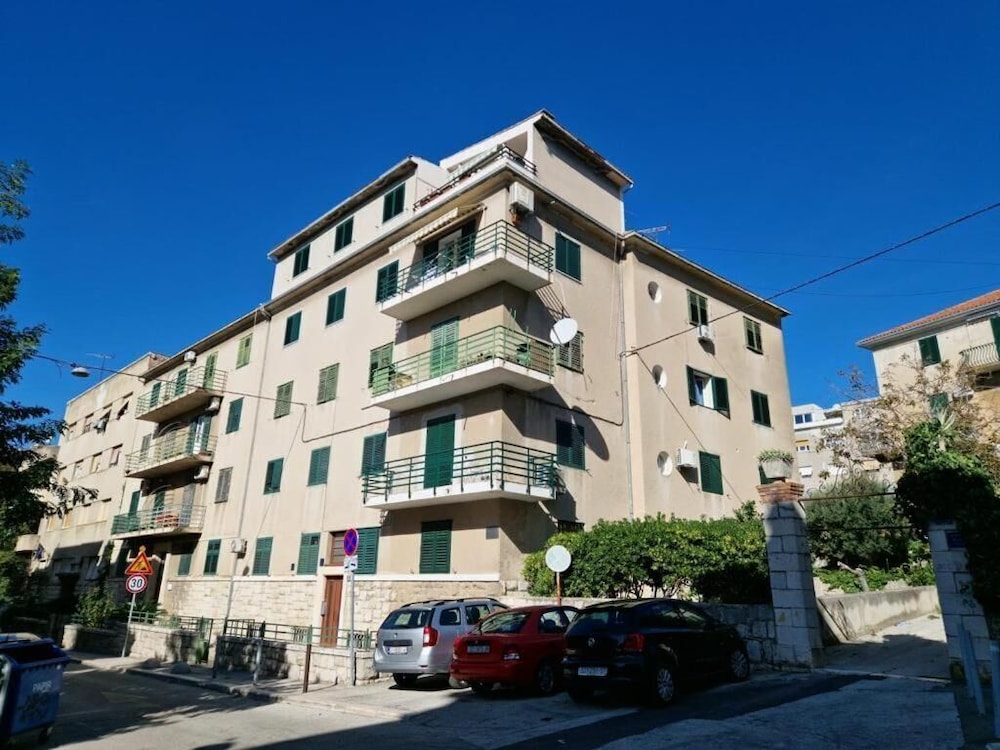 Split Vacations - Apartment and Room Columbo - Property Image 5