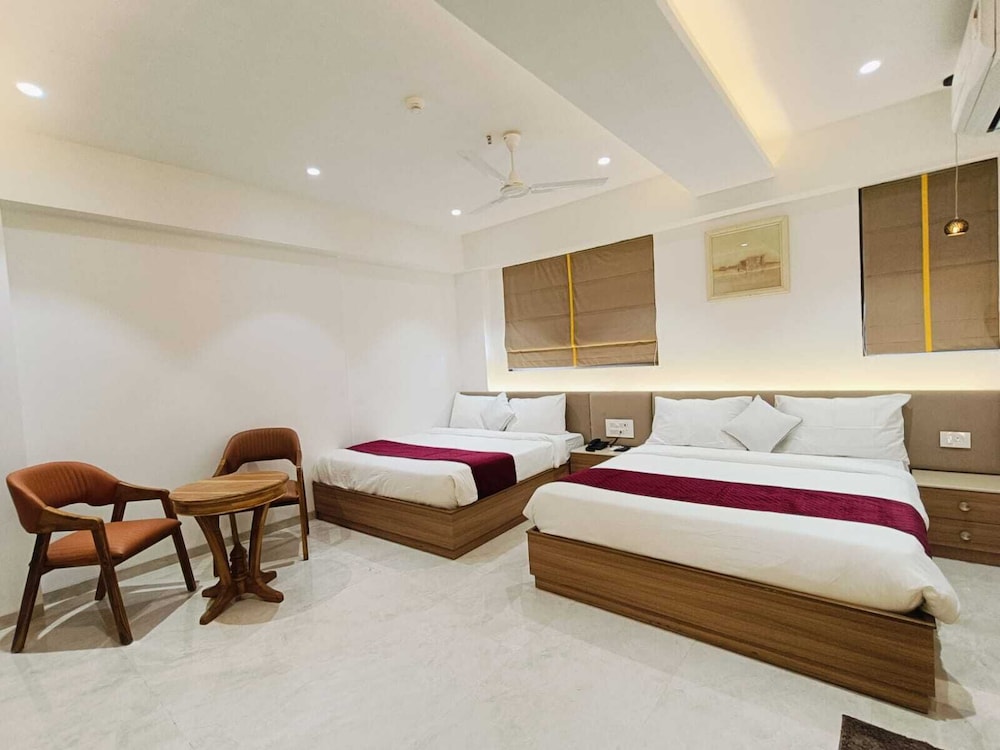 MURLI HOTEL LUXURY ROOMS