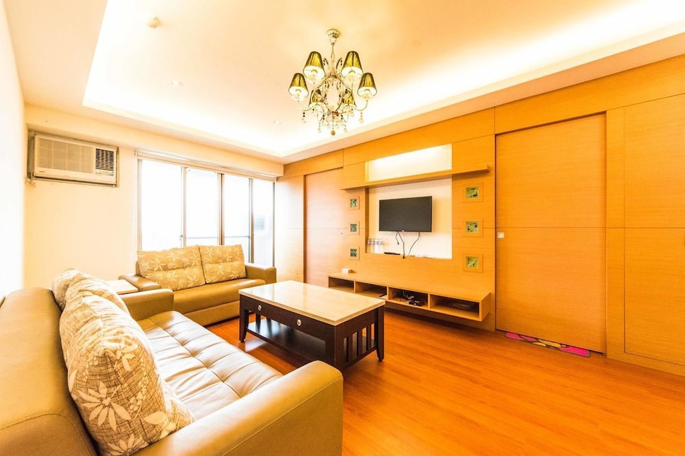 J. House view 4
