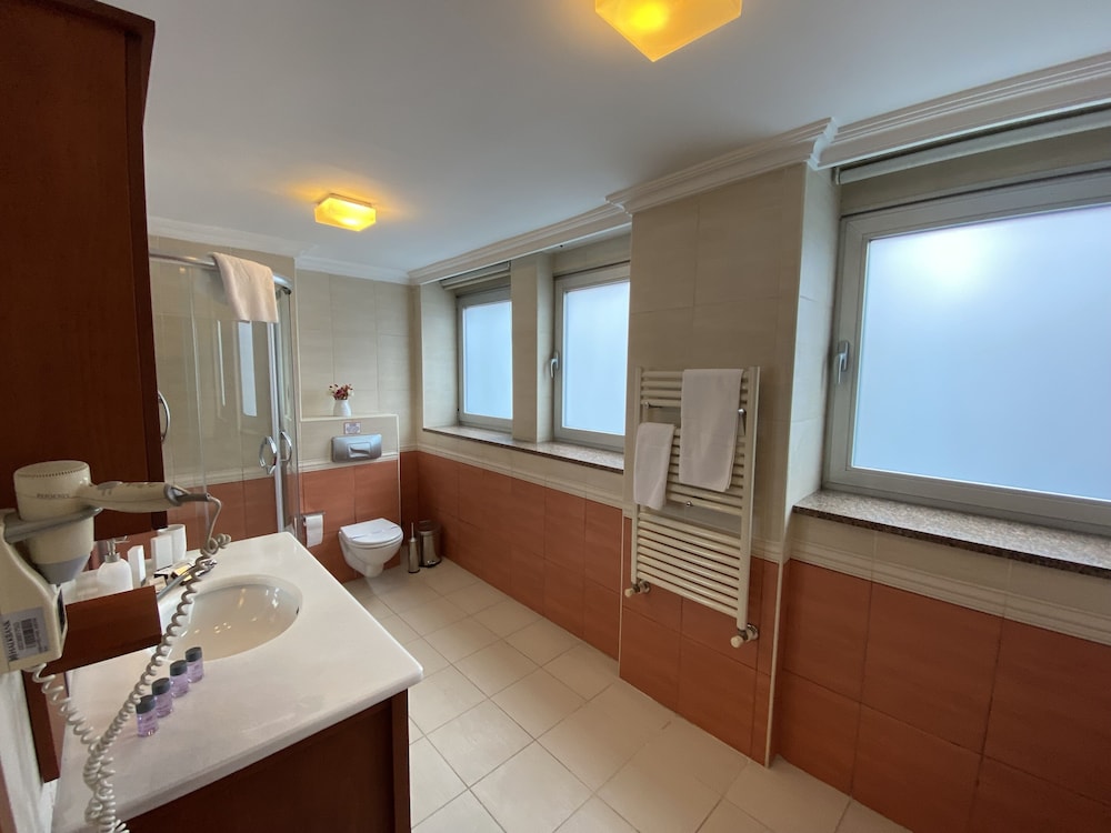 Triada Otel Gayrettepe - Image 23