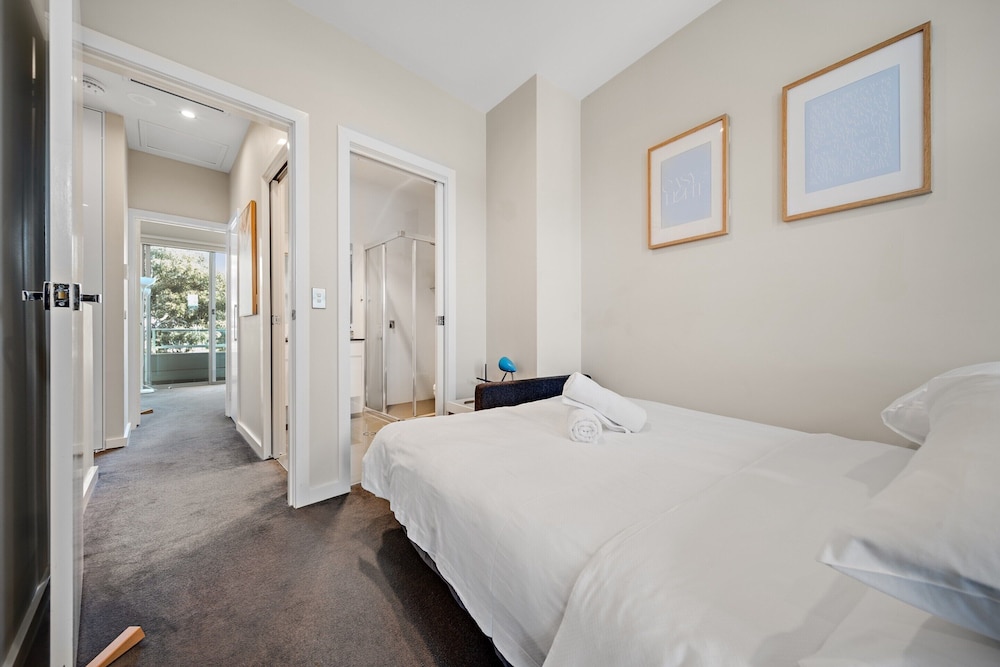 Tranquil Apartment in Green, Well Connected Suburb