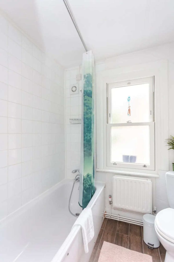 Cheerful 1 Bedroom Apartment in Vibrant Maida Vale