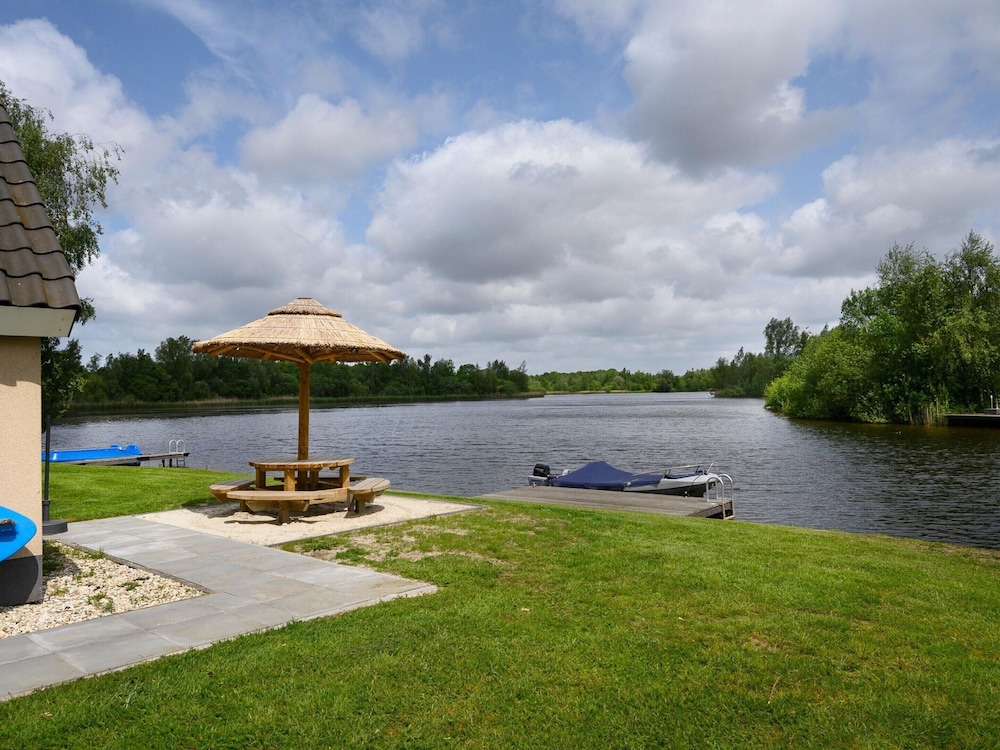 Family Home With Wellness and Tour Boat
