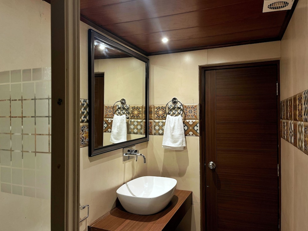Mount Thistle Boutique Hotel