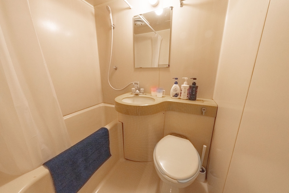 Namba West 5 connecting room