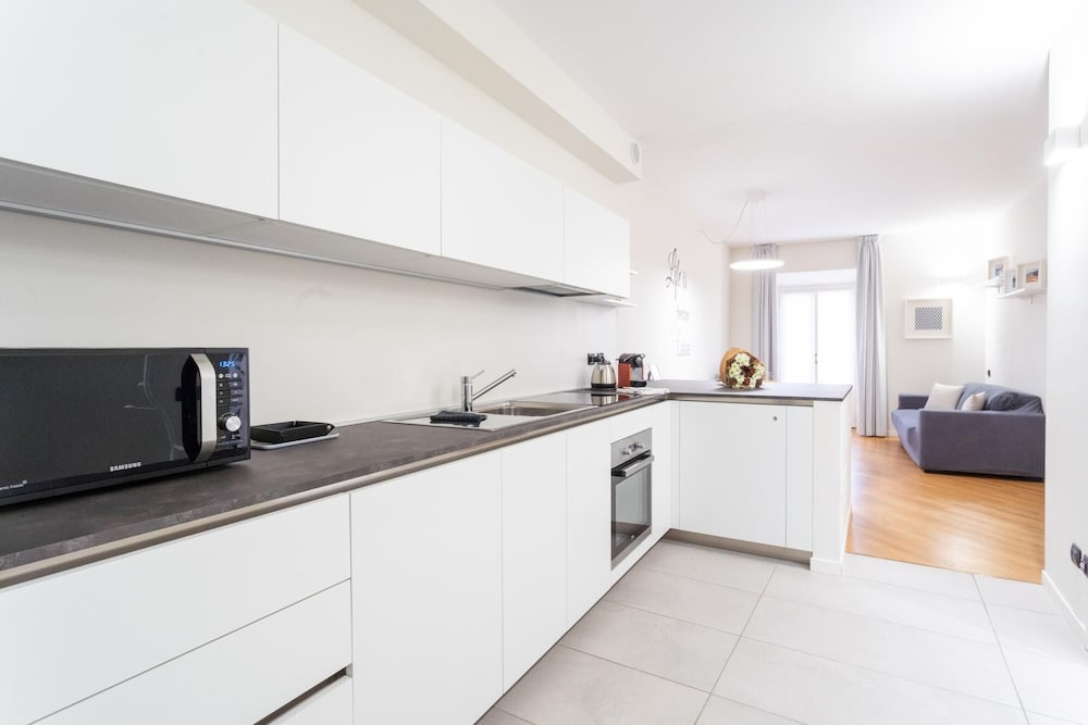 White Flat in Como City Center