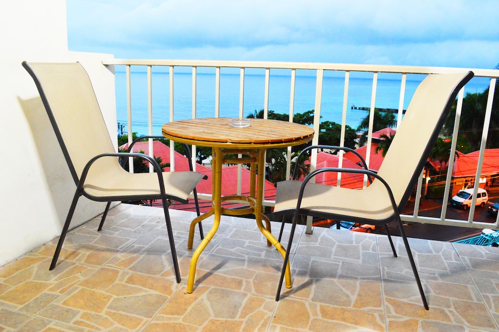 Hotel Paradise Beach Studio At Montego Bay Club - Image 1