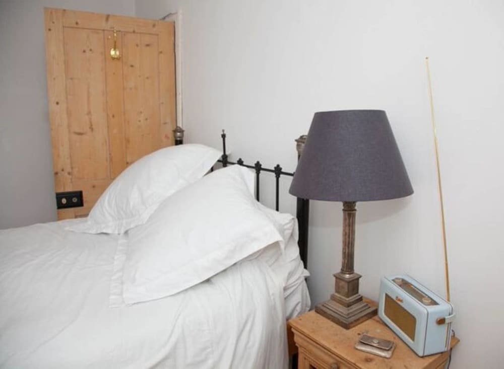2 Bedroom House Next to the Sea, Lots of Fun! view 5