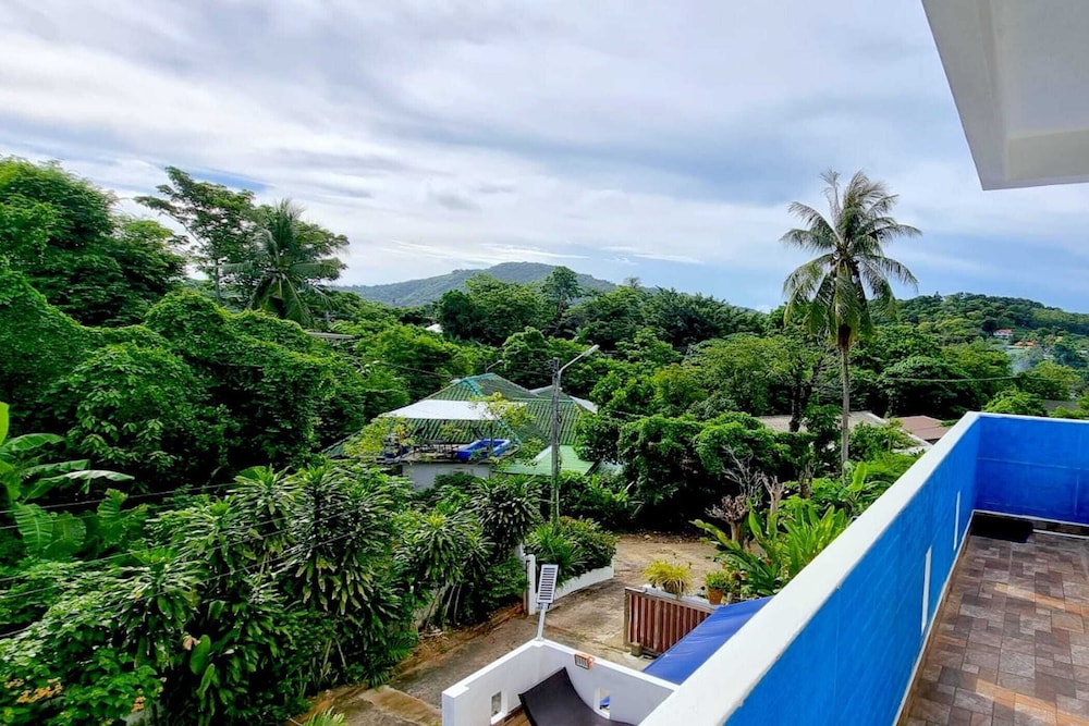 Family Pool Villa Happi near Yanui Beach