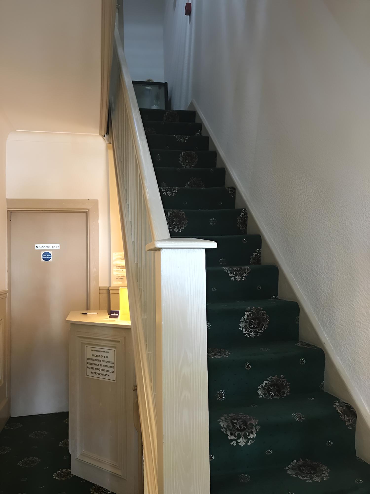 Kingsbury Hotel