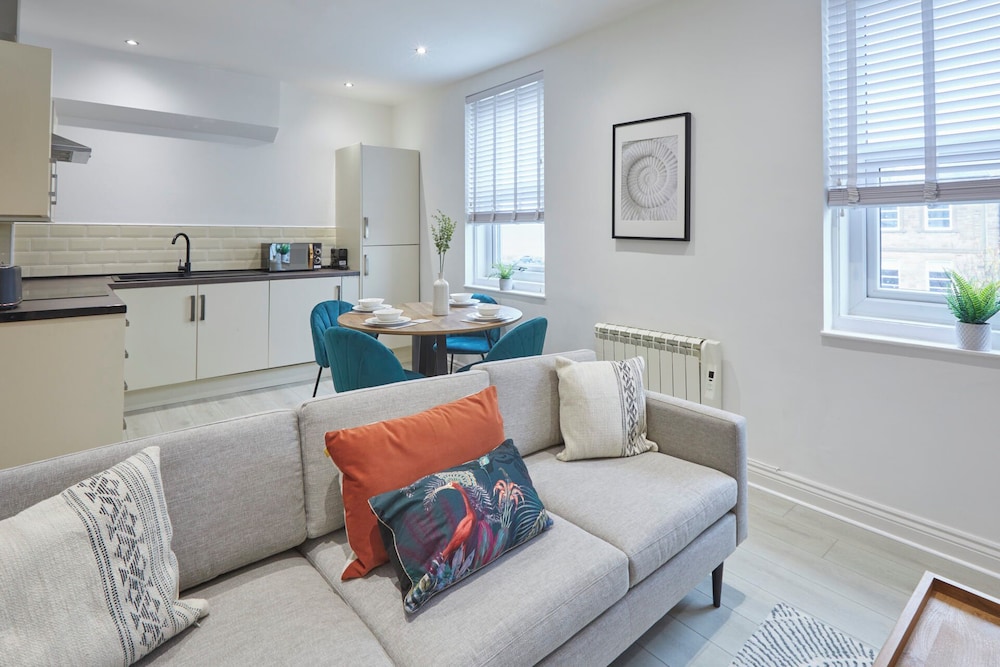 Host Stay Apartment 5 North Quay view 4