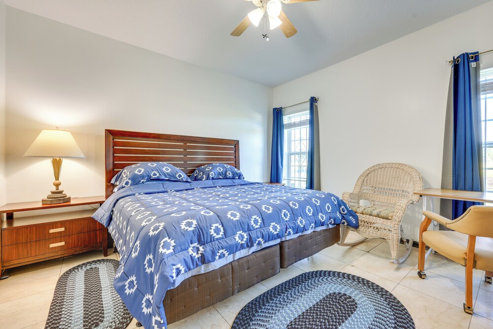 7 Mi to Dtwn Jacksonville: Riverfront Home w/ Deck