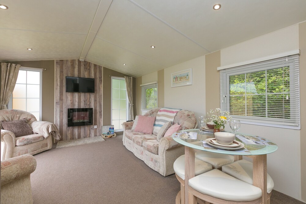 Lazy Lodge