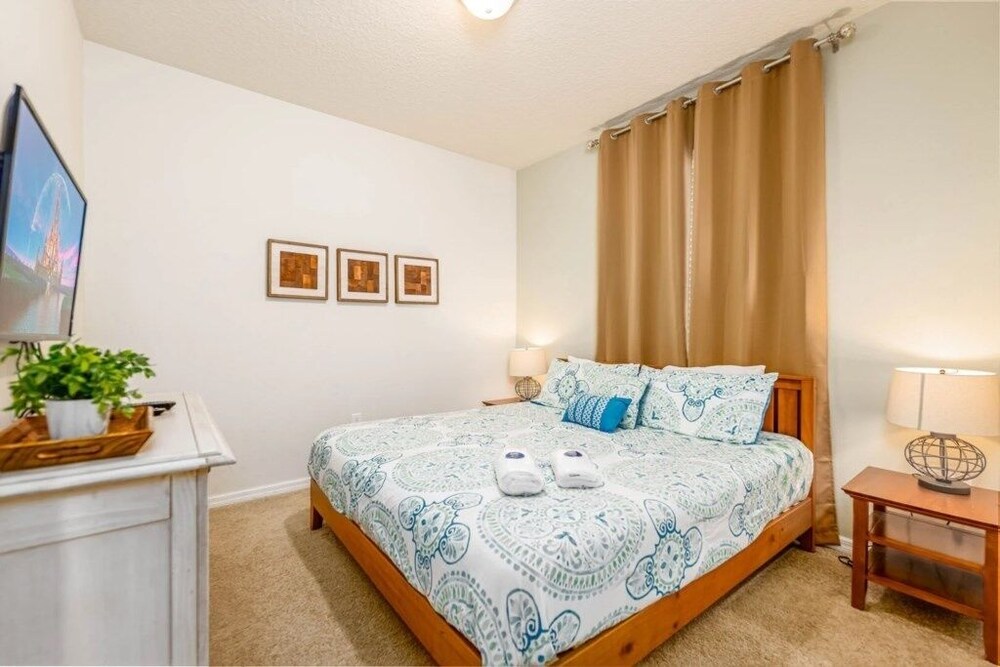 Family-friendly 5br Retreat Splash Pool + Resort Amenities + No Rear Neighbors 5 Bedroom Townhouse