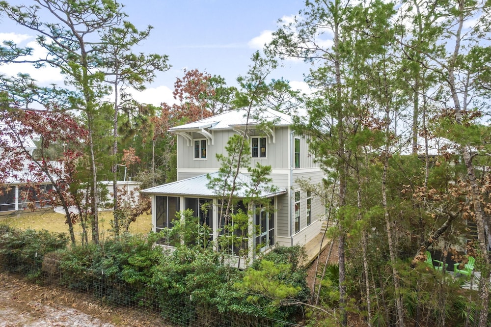 Magnolia Cottages by the Sea by Panhandle Getaways