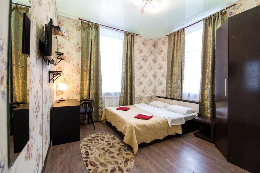 Mini hotel Artist on Baumanskaya - Hostel
