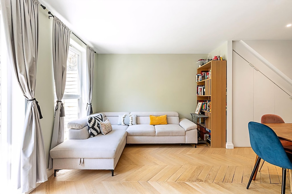 Stylish Islington Garden Flat Sleeps Four