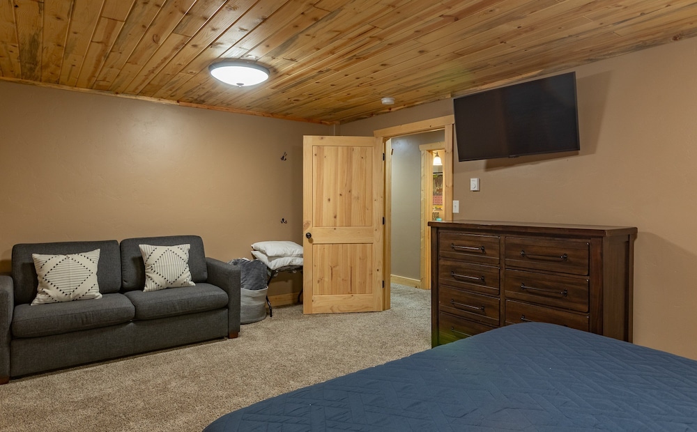 Black Bear Lodge