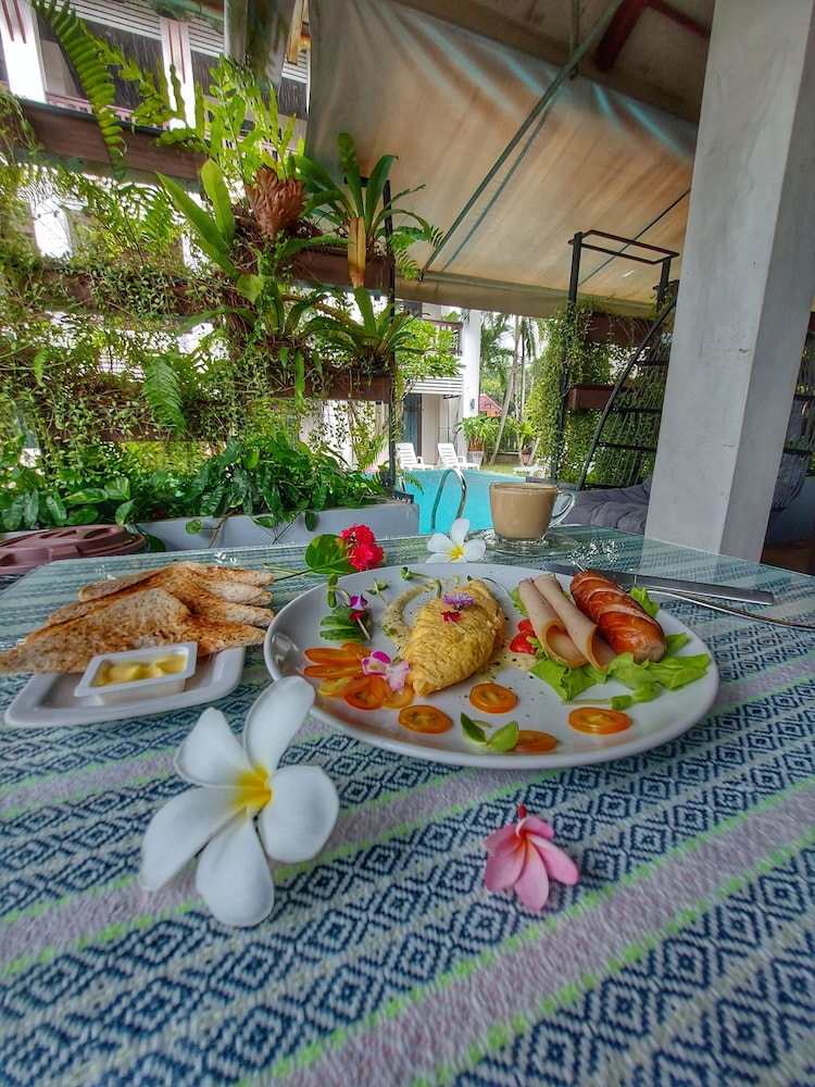 Phuket Monaburi Boutique Hotel