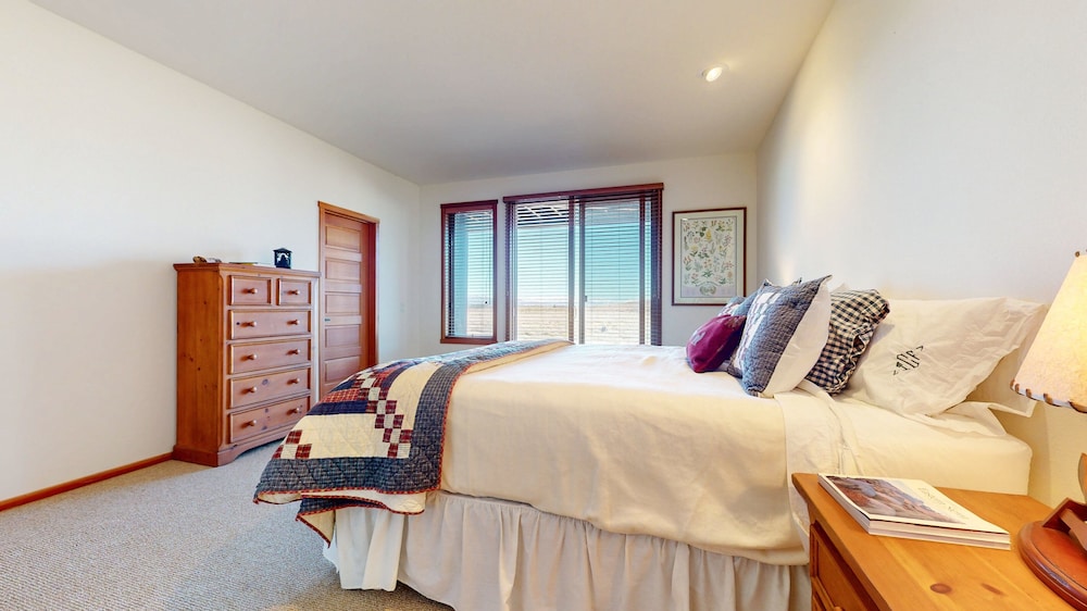 Snowcreek V #819 4 Bedroom Condo