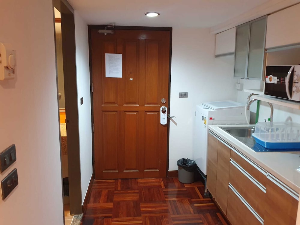 Omni Tower Sukhumvit Nana - Direct
