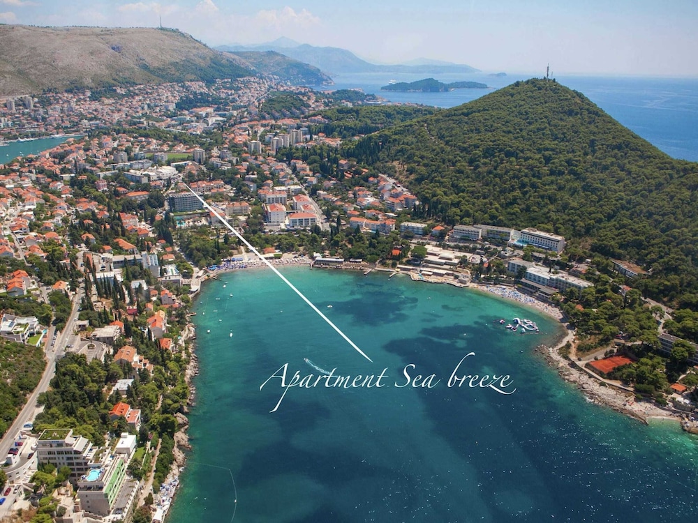 Topfloor Comfortable Luxury Apartment With Private Balcony,free Garage and Wi-fi