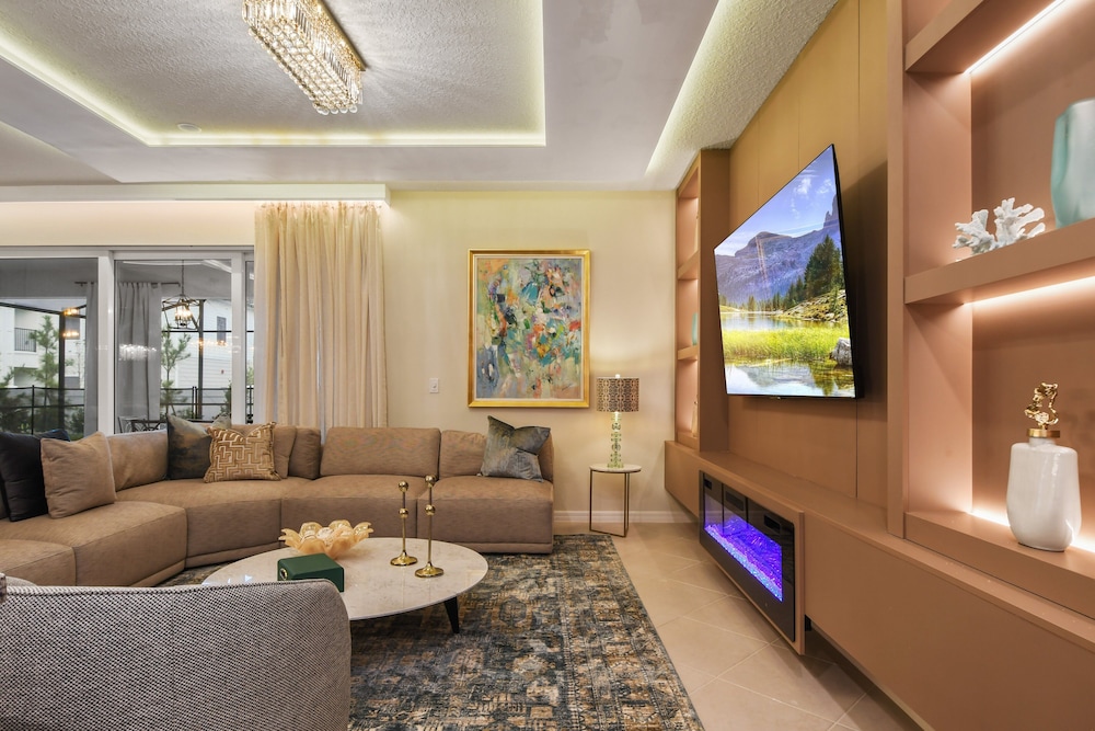Ultimate Family Fun Retreat 10-bedroom Luxury Home