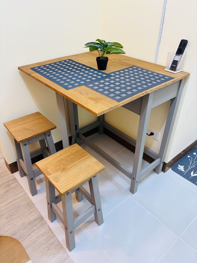 New Bachelor's Pad Across Ateneo Uni With Free Fast Wi-fi, AC Room, hot Shower