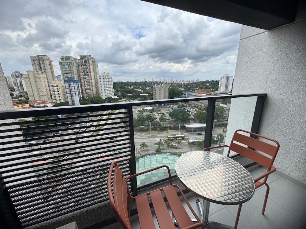 Haus Mitre Residences