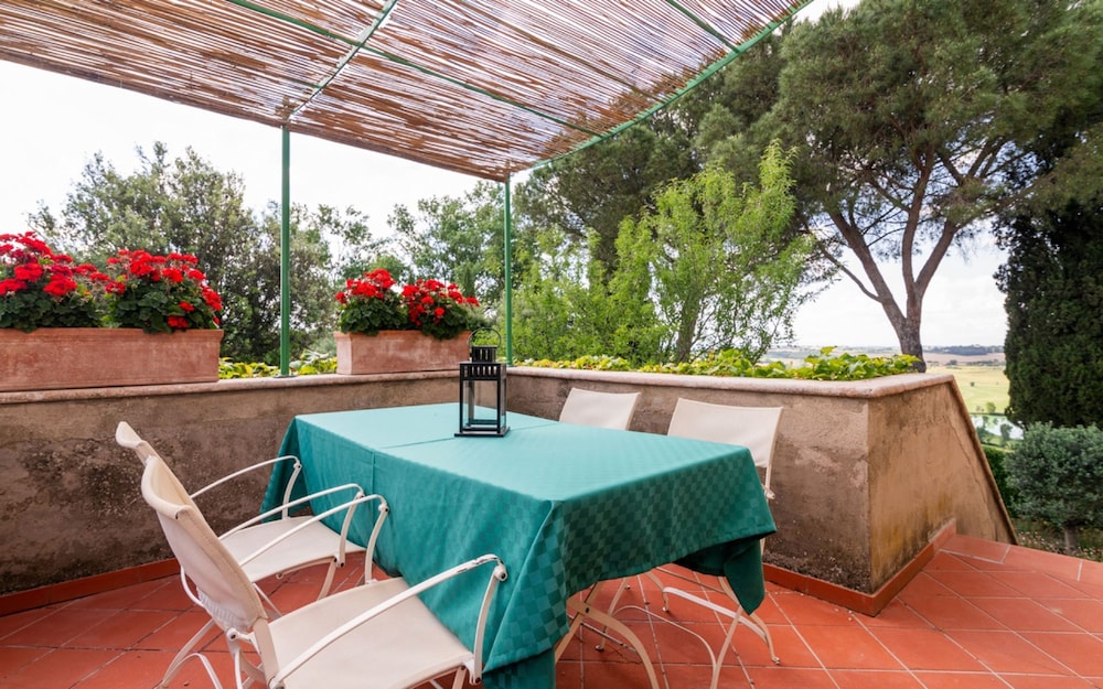 Farmhouse With Exclusive View Between Umbria and Tuscany La Godiola-albizia