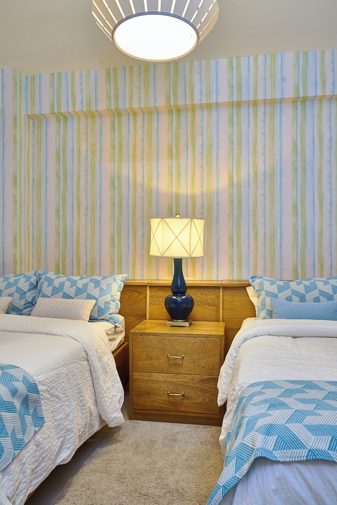 Beachfront Condos Las Olas Sleeps 6