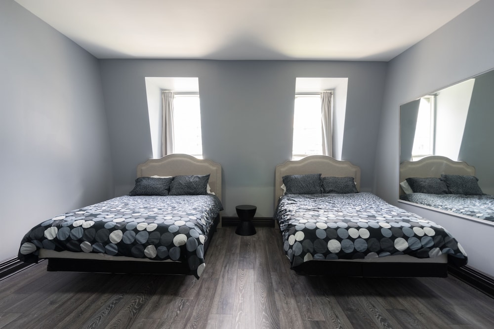 Applewood Suites - West Queen West Loft - Image 5