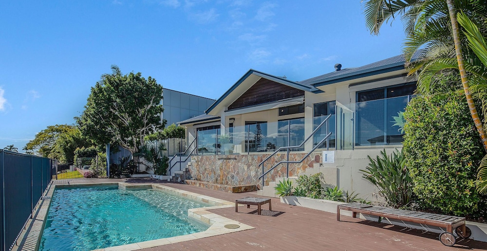 Maureen Waterfront Beach House