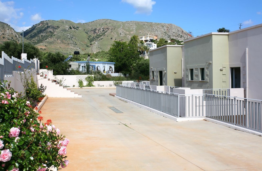 Aptera Paradise
