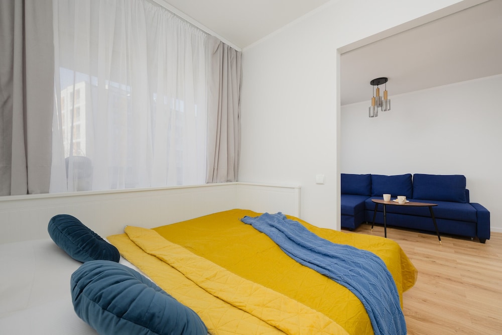 Unique Apartment With Balcony by Renters view 3