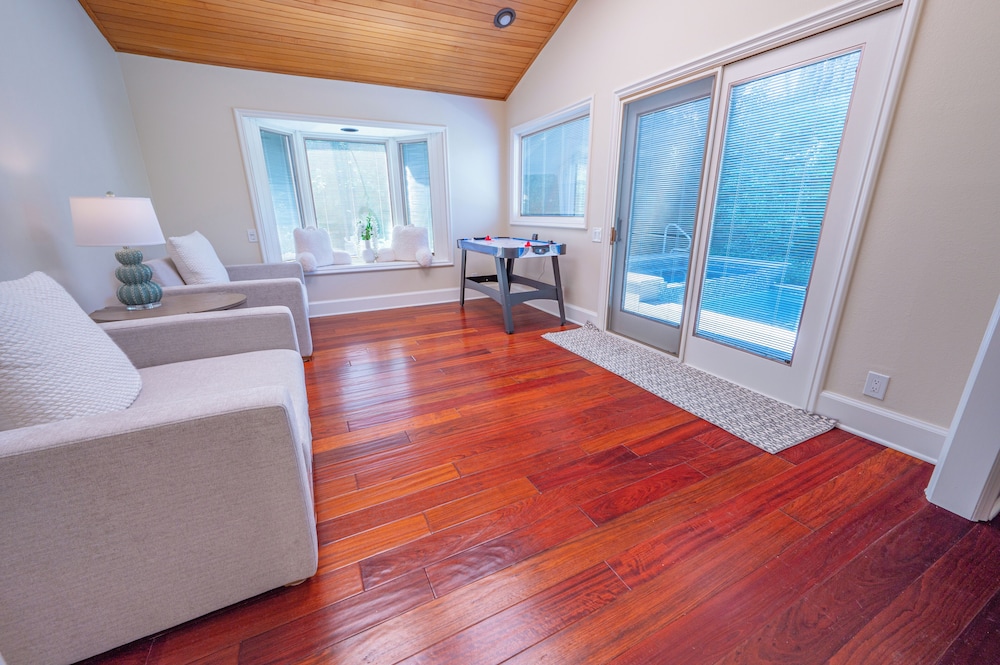 Luxury living with Spa &Pool near Disney